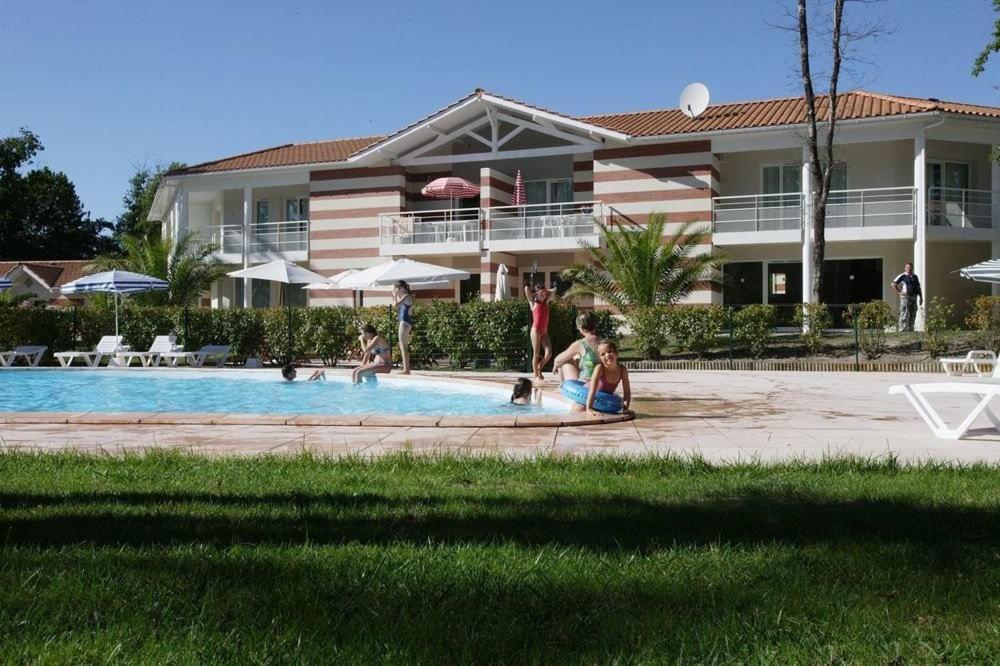 Belle Maisonnette Dans Residence Avec Piscine Soulac-sur-Mer Bagian luar foto